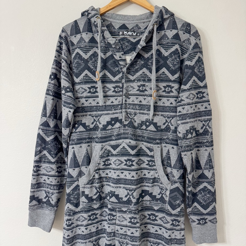 KAVU Men’s Aztec Print Hooded One-Piece Jumpsuit Small – Cozy Fleece Lounger